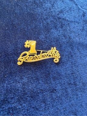Vintage Gold Tone Grandmother Brooch